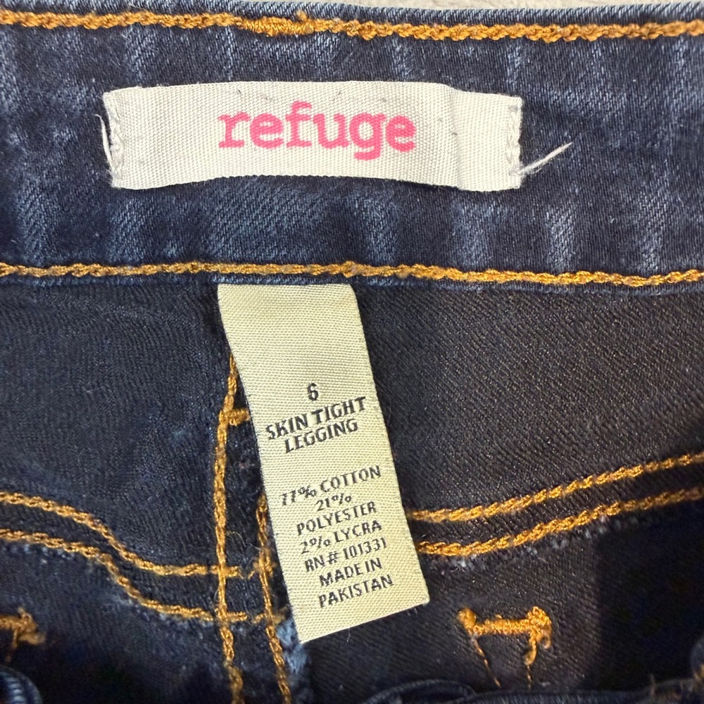 Refuge Women Size 6 Skin Tight Legging Jeans Dark Wash Low Rise Skinny Denim - Picture 3 of 10